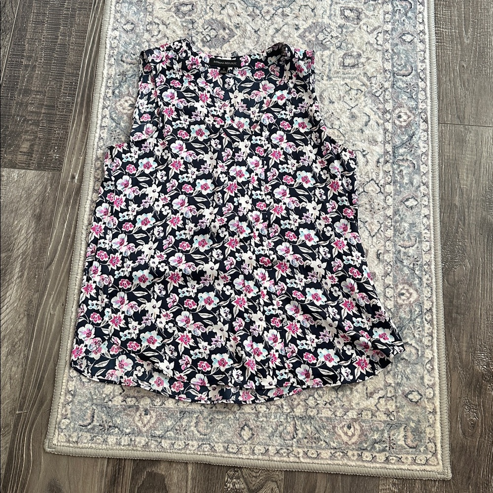 Banana republic printed purple flower blouse (small)